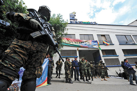 Militares toman control de las eléctricas nacionalizadas en La Paz, 29 de diciembre de 2012