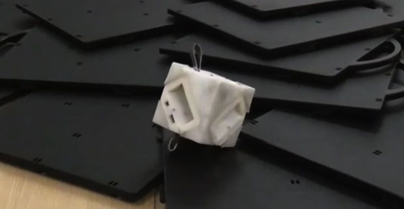 cube El MIT crea un pequeño cubo de plástico capaz de saltar obstáculos