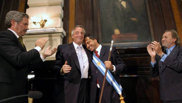 Gobernador de la Provincia. Scioli con Néstor Kirchner en La Plata. / DYN