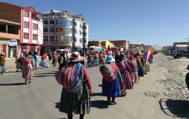 Tras siete días de caminata, una marcha que pide asfaltado llega hoy a La Paz para reunirse con Evo