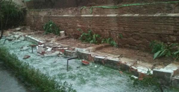Un muro cayó en Sucre por el fuerte granizo que se produjo este miércoles