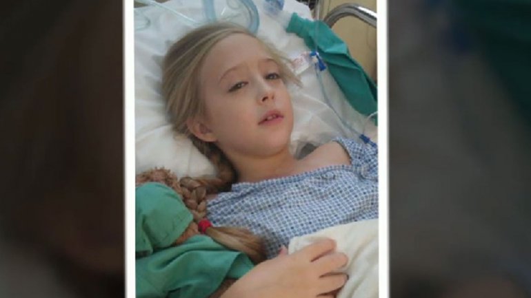 En noviembre, los médicos detectaron el raro carcinoma de la niña de ocho años