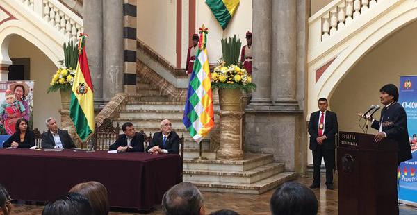 El acto de reconocimiento se desarrolla en Palacio de Gobierno en La Paz