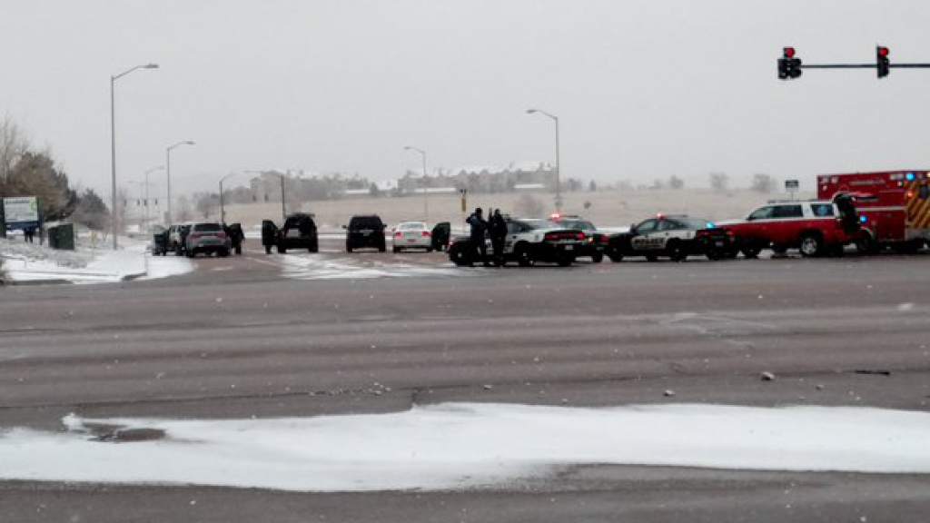 Las fuerzas de seguridad estadounidenses atienden la emergencia en la ciudad de Colorado Springs.