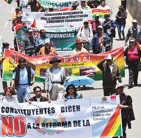Marcha. La movilización partió de El Alto y llegó a la UMSA.