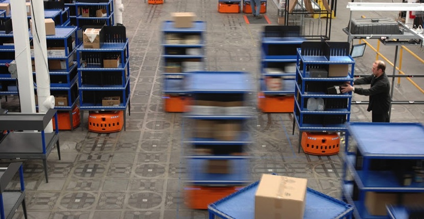 ama Amazon duplica la presencia de robots en sus principales almacenes