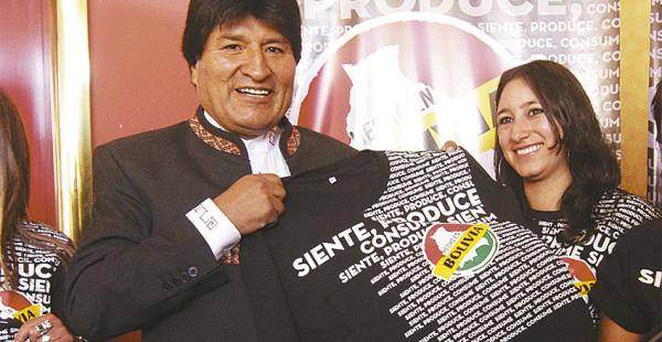 El dignatario de Estado, Evo Morales, pidió mayor inyección de recursos a todo el empresariado del país