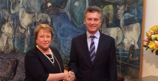 La presidenta de Chile recibió a Mauricio Macri en el Palacio de la Moneda en Santiago este viernes