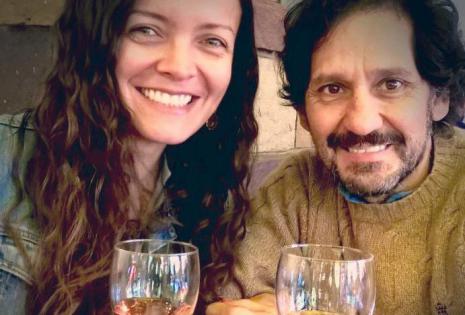 Roxana Hartmann y Marcos Loayza disfrutando de sus compañías. La pareja vive en La Paz