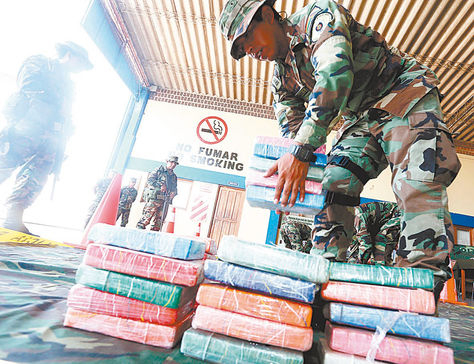 Interdicción. Paquetes de cocaína decomisados por la Policía antinarcóticos en el oriente.