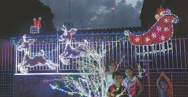 Por cuarto año consecutivo la calle Boquerón luce espectacular y unida por Navidad