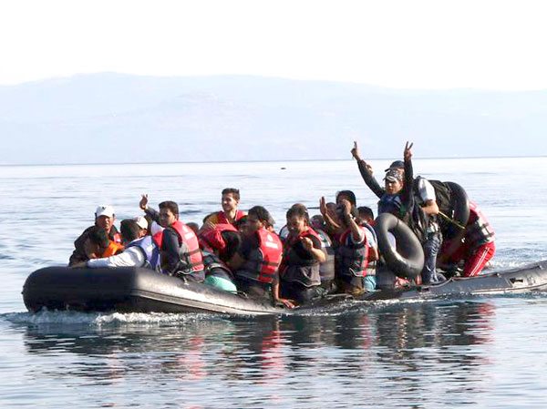FAMILIAS ENTERAS DE SIRIOS EN SU MAYORÍA, HUYEN DE LA GUERRA DE MEDIO ORIENTE.