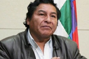 Gobierno pide explicaciones a Revilla pero justifica el caso del alcalde vestido de mujer