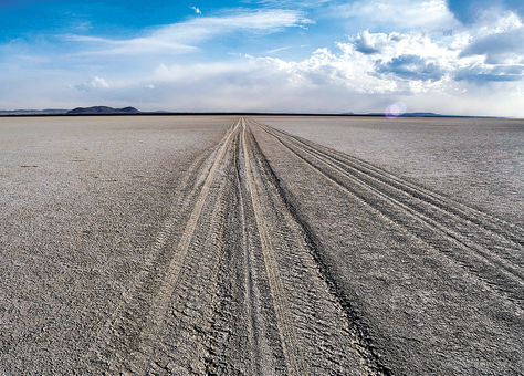 Desierto. Este punto de la fotografía se encuentra cinco kilómetros dentro del área otrora lacustre, en el municipio de Orinoca, Oruro.