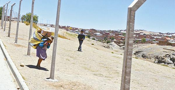 buscan frenar los delitos el narcotráfico y el ingreso ilegal de mercadería son problemas Las autoridades argentinas colocaron las bases del enmallado en la frontera con Bolivia