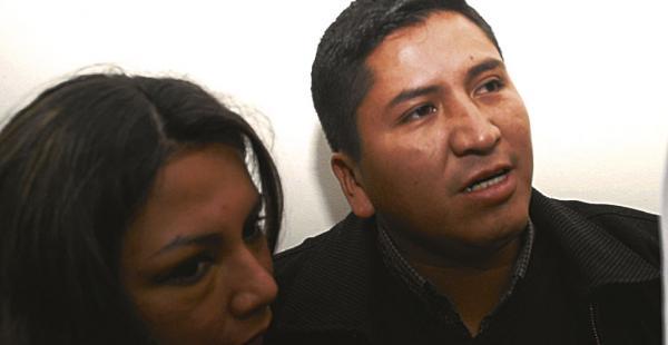 El asambleísta acusado de agresión, Marín Sandoval (MAS), apareció ayer en compañía de la dama agredida