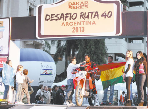 Cochabambino. Danny Nogales durante la largada simbólica que se realizó en 2013 por el Desafío Ruta 40 de Argentina, carrera que es del Dakar Series.