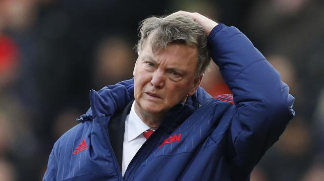 El técnico holandés fue blanco de las bromas en las redes sociales tras una nueva derrota del Manchester. Foto: Reuters