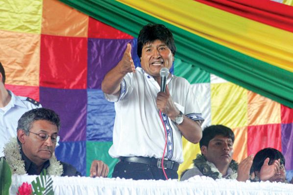 EL PRESIDENTE EVO MORALES DURANTE SU INTERVENCIÓN AL CONCLUIR LA JORNADA DE EVALUACIÓN EN CHIMORÉ.