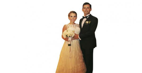 HASTA LA ETERNIDAD. Annika Byren y Luis Auzza. La unión civil fue en La Macarena