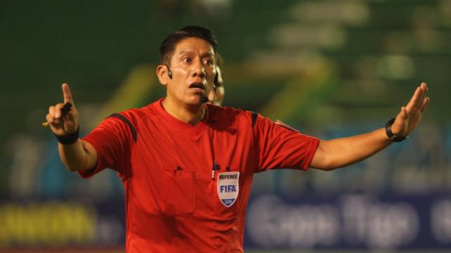 Luis Irusta, árbitro boliviano. Foto: Clovis De La Jaille