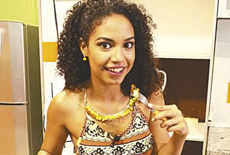 HACE DE TODO. Desde enero forma parte de La pensión, de Full TV, incluso sabe cocinar.