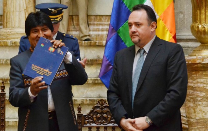 Oposición califica de demagógico el Plan Nacional de Desarrollo y el MAS dice que es real Oposición califica de demagógico el Plan Nacional de Desarrollo y el MAS dice que es real