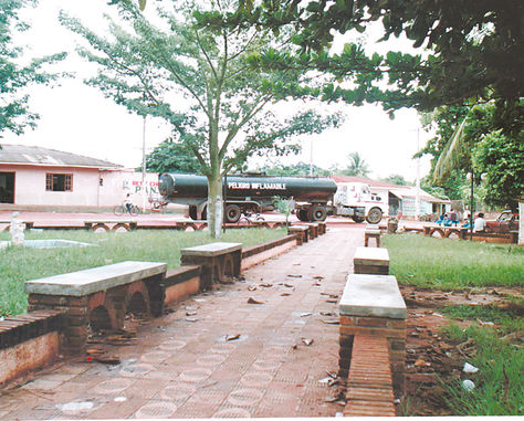 Sitio. Vista de la plaza principal de San Matías, en Santa Cruz.