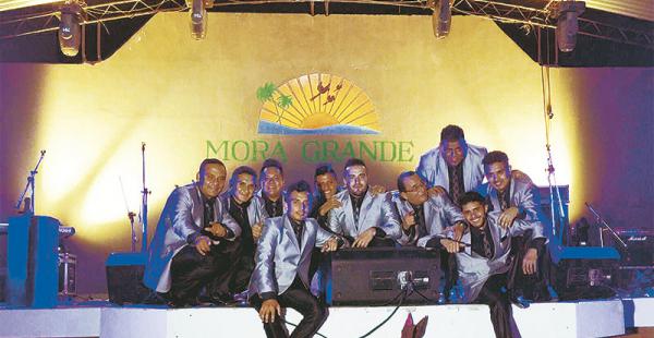orquesta internacional súper auto llegó desde méxico para animar la fiesta en moragrande La agrupación interpretará sus canciones infalibles como Amor de unas horas y Amor añejo