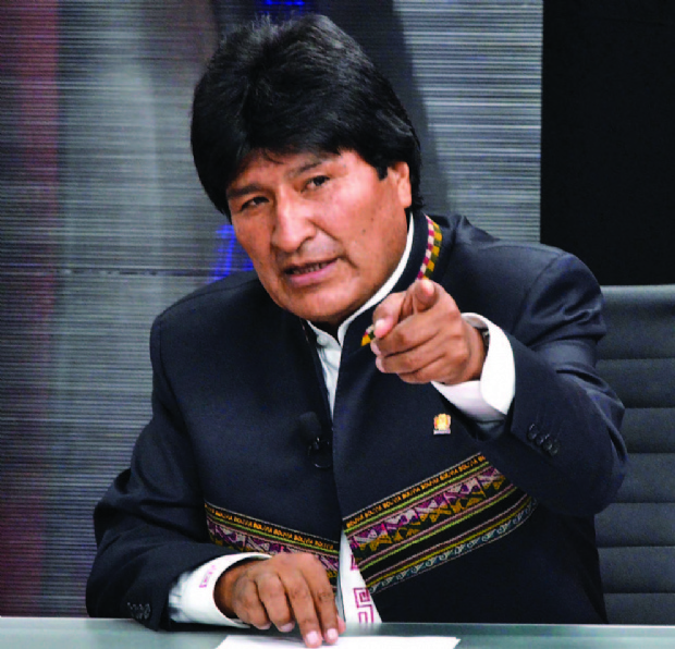 Evo reta a sociólogo Calla a demandarlo por corrupción