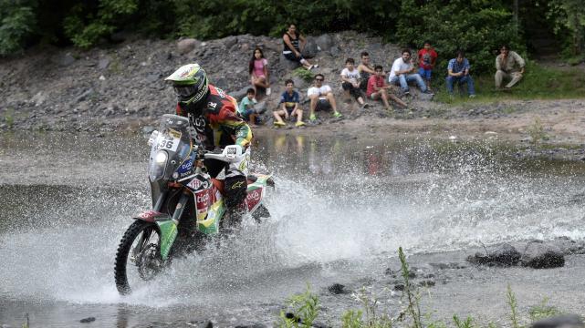 Salvatierra en pleno recurrido de la tercera etapa. Foto: Prensa Chavo