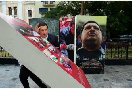 Sacan imágenes de Chávez del Parlamento