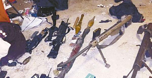 Parte del arsenal que tenía el grupo de seguridad del Chapo
