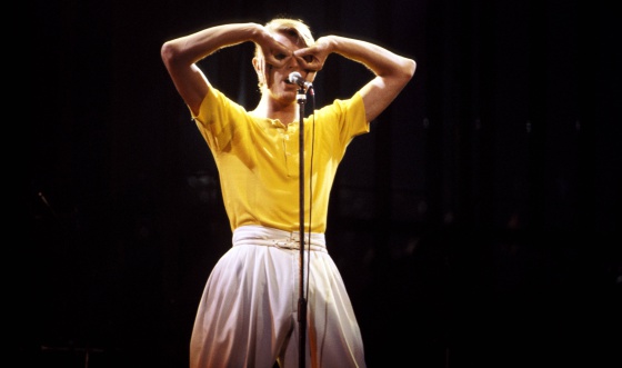 En 1978, durante la gira ' LowHeroes', con esos pantalones 'oversize' que puso de moda.