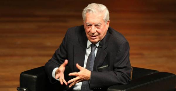 Vargas Llosa fue galardonado por el artículo "Cusco en el tiempo", en el que narra sus impresiones de esa ciudad después de varios años sin visitarla