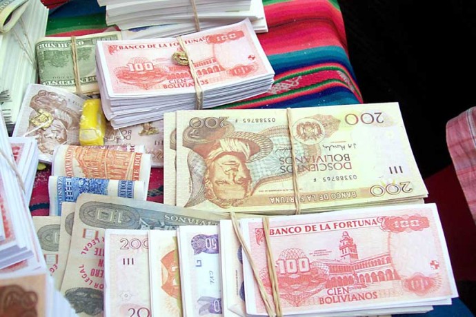 LIMITANTE. Sólo billetes superiores o inferiores en al menos 50% al original serán autorizados.