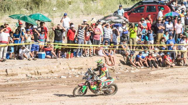 Chavo fue aplaudido por la gente que se dio cita hasta el circuito en Belén. Foto: Souzainfantas
