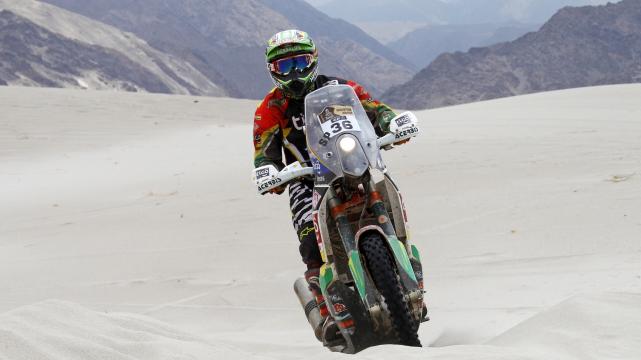 Sobre las dunas, Chavo ha demostrado su temple