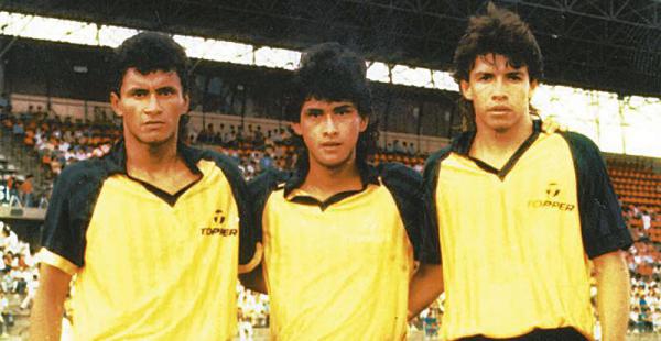 El trío de oro de Destroyers Marco, junto con Erwin Sánchez y Mauricio Ramos, integró el famoso trío de oro de Destroyers, en la década de los 80.