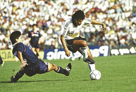 Una lesión cambió su vida En 1993, cuando Marco jugaba para Colo Colo de Chile, se lesionó. Esto truncó su pase al Real Madrid, puesto que estuvo parado siete meses sin poder jugar.