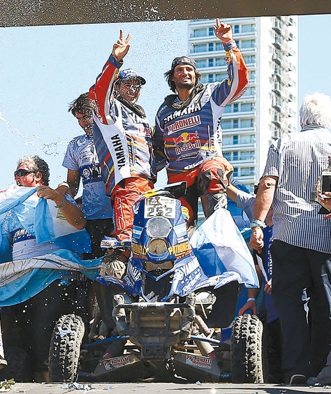 Los hermanos, una vez que terminaron el Dakar como primero y segundo.