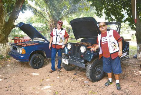 Ingenio. Elías Cuéllar Y Jorge Alvarado Crearon Una Parrilla Muy  Original En Sus Willys