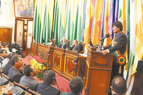 Asamblea. Legisladores y ministros del gabinete acompañaron el informe del mandatario Evo Morales.