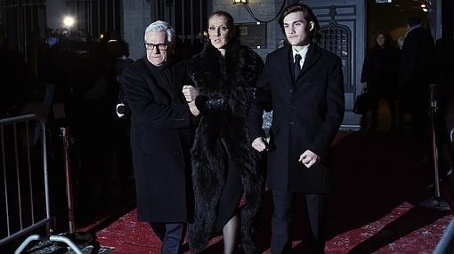 Celine Dion acompañada de su hijo René-Charles