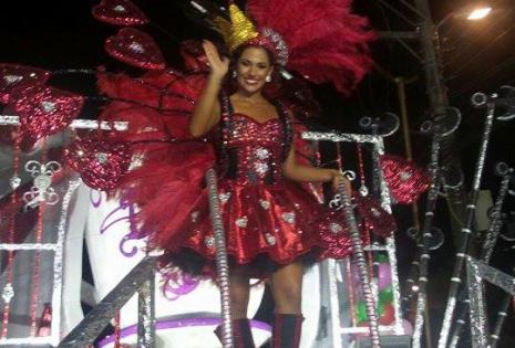 Reina de la comparsa Flojonazos, Ariely Serafini