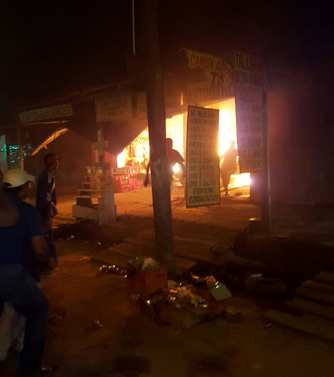 -Incendio-destruye-taller-y-venta-de-combustibles-en-Trinidad