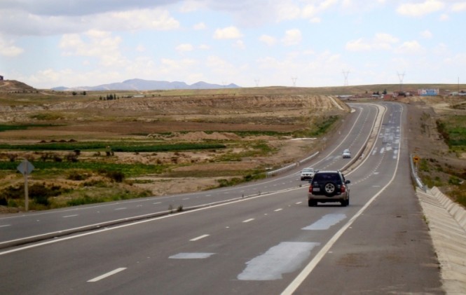 La ABC dice que baches en la doble vía La Paz-Oruro representan el 0,01% del total del pavimento