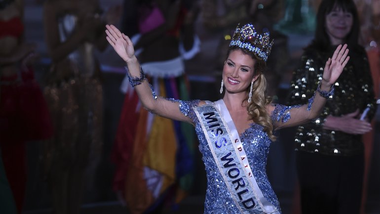 La catalana Mireia Lalaguna fue coronada Miss Mundo 2015 La catalana Mireia Lalaguna fue coronada Miss Mundo 2015