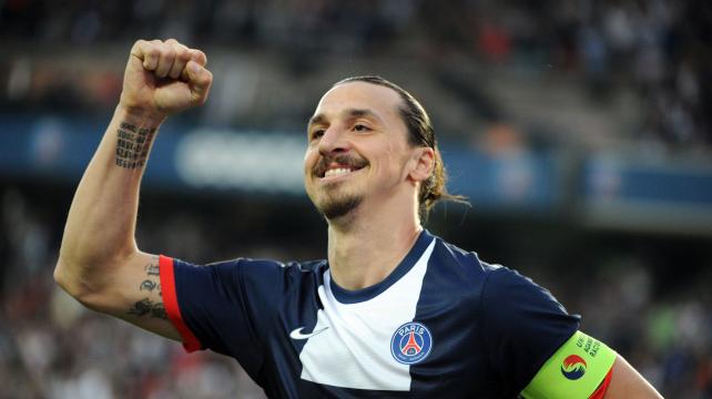 El delantero sueco recibe más de un millón de dólares y es el mejor pagado del fútbol francés. Foto: Internet