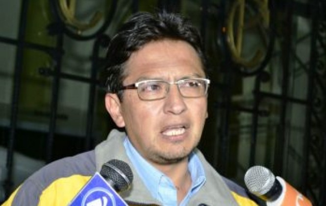 Alcaldía y tres sectores de choferes acuerdan mantener tarifas diferenciadas Alcaldía y tres sectores de choferes acuerdan mantener tarifas diferenciadas